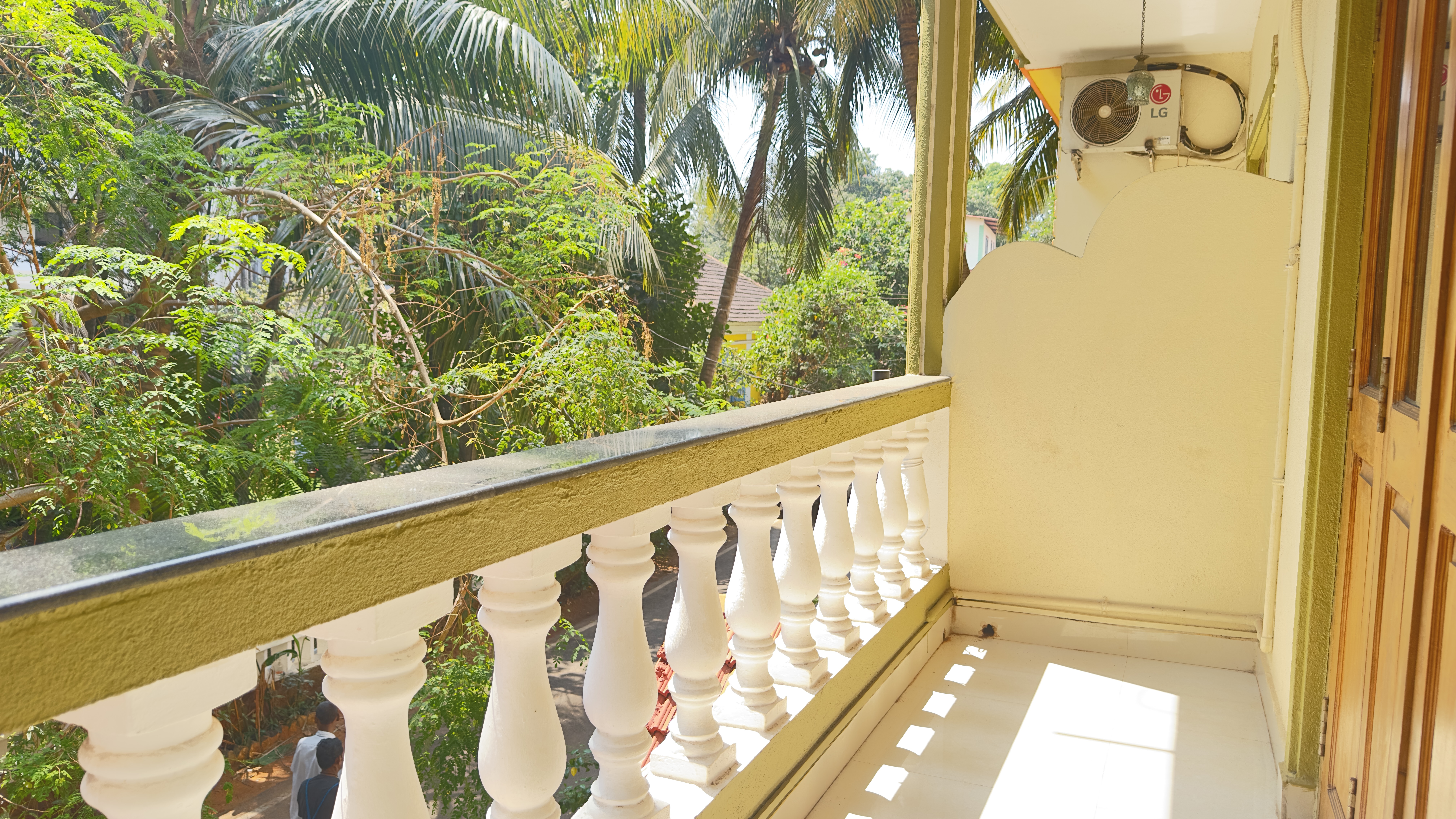 DBE611DC-A48C-487C-A917-78A3DE4AD71E